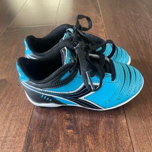 Toddler soccer cleats - size 7 - Diadora - Excellent Condition